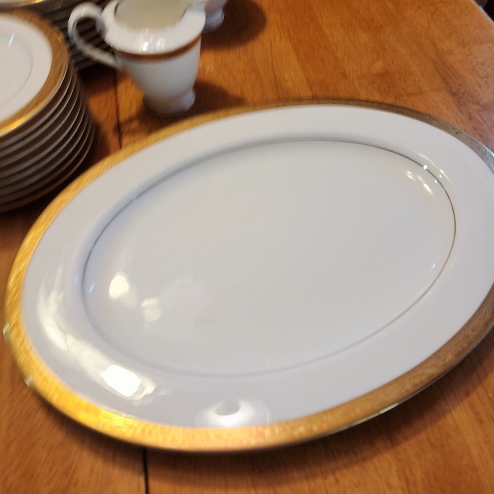 Mikasa Crown Jewel china 15" Oval serving platter